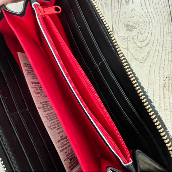 Dooney & Bourke Disney New York City 🥨 Large Zip Around Wristlet Wallet Mickey - Picture 11 of 16